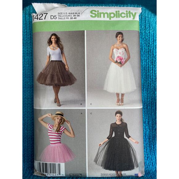 Simplicity Sewing pattern 1427 Tulle circle skirt size 4 6 8 10 12 - Picture 1 of 5